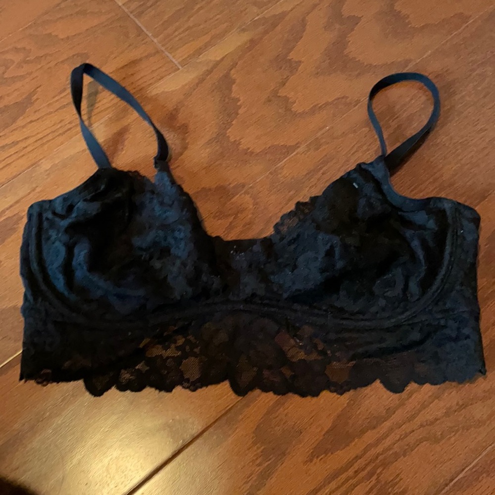 Victoria’s Secret PINK lace bralette in black